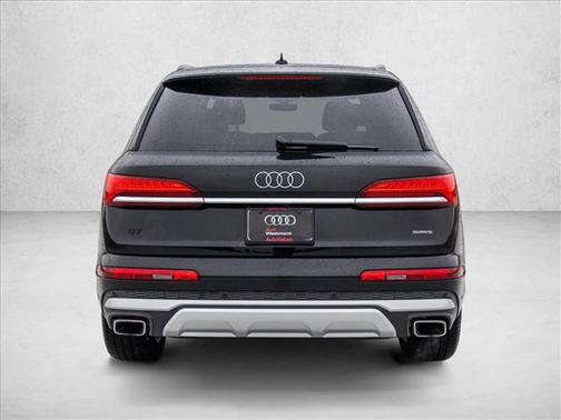 2025 Audi Q7 45 Premium Plus