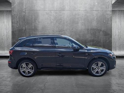 2025 Audi Q5 45 S line Premium