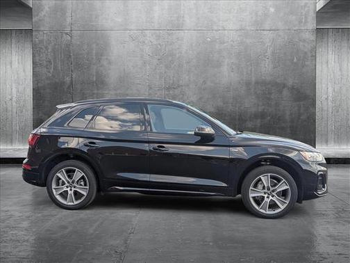 2025 Audi Q5 45 S line Premium