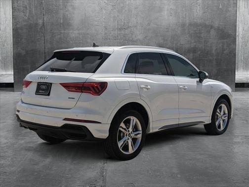 2024 Audi Q3 Premium 45 TFSI S line quattro Tiptronic