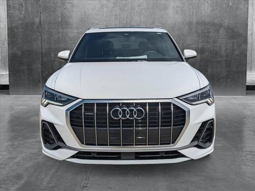 2024 Audi Q3 Premium 45 TFSI S line quattro Tiptronic