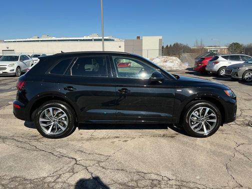 2024 Audi Q5 45 S line Premium