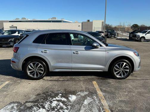 2023 Audi Q5 45 S line Premium Plus