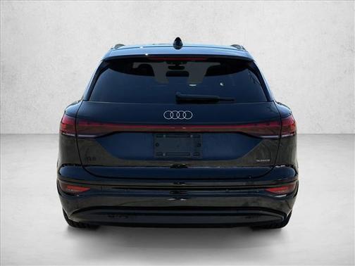 Mythos Black Metallic 2025 Audi Q6 e-tron Premium Plus quattro