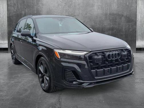 2025 Audi Q7 55 Premium Plus