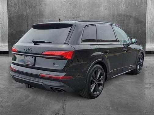 2025 Audi Q7 55 Premium Plus