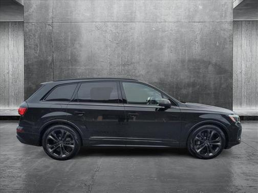 2025 Audi Q7 55 Premium Plus