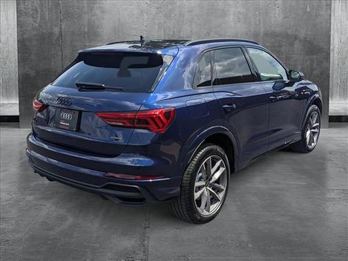 2025 Audi Q3 Premium 45 TFSI S line quattro Tiptronic