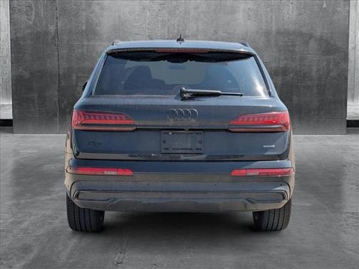 2022 Audi Q7 55 Premium Plus