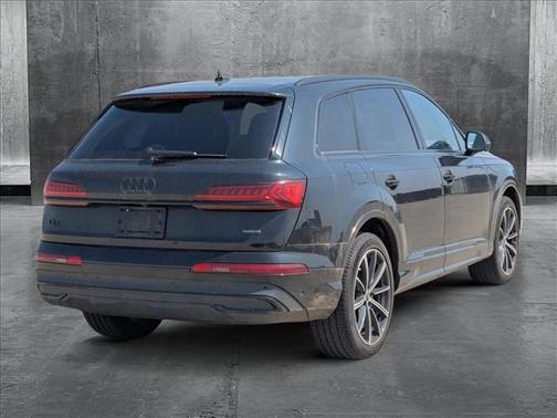 2022 Audi Q7 55 Premium Plus