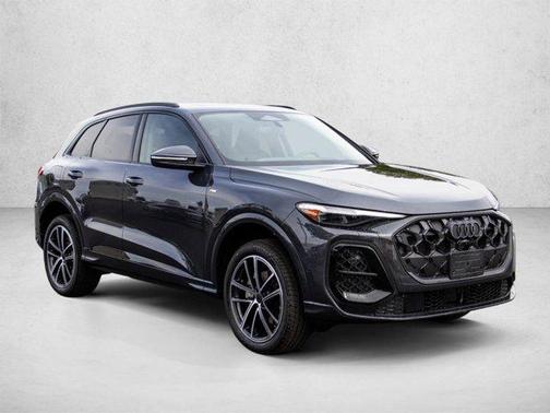 Tambora Gray Metallic 2026 Audi Q5 Premium Plus TFSI quattro S tronic