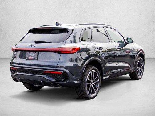 Tambora Gray Metallic 2026 Audi Q5 Premium Plus TFSI quattro S tronic