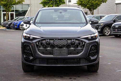Tambora Gray Metallic 2026 Audi Q5 Premium Plus TFSI quattro S tronic