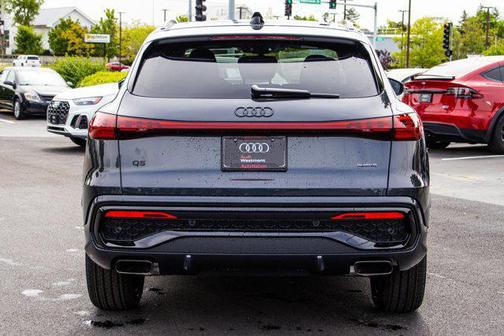 Tambora Gray Metallic 2026 Audi Q5 Premium Plus TFSI quattro S tronic
