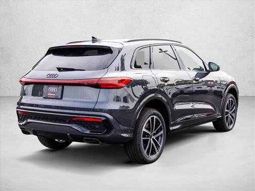 Tambora Gray Metallic 2026 Audi Q5 Premium Plus TFSI quattro S tronic