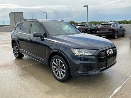 Navarra Blue Metallic 2023 Audi Q7 45 Premium Plus