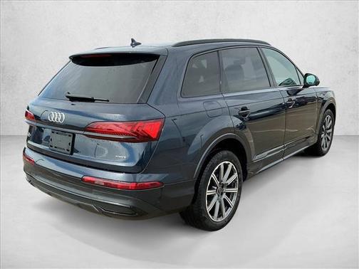 Navarra Blue Metallic 2023 Audi Q7 45 Premium Plus