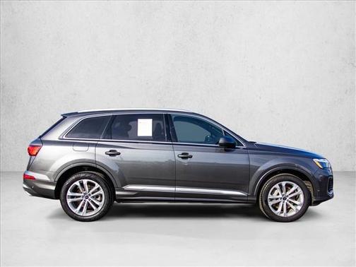 2025 Audi Q7 55 Premium Plus