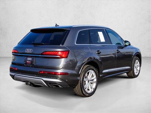 2025 Audi Q7 55 Premium Plus