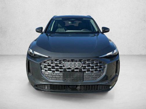 Tambora Gray Metallic 2025 Audi Q5 Premium TFSI quattro S tronic