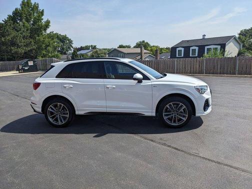 2025 Audi Q3 Premium 45 TFSI S line quattro Tiptronic