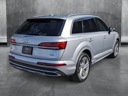 2022 Audi Q7 55 Premium Plus
