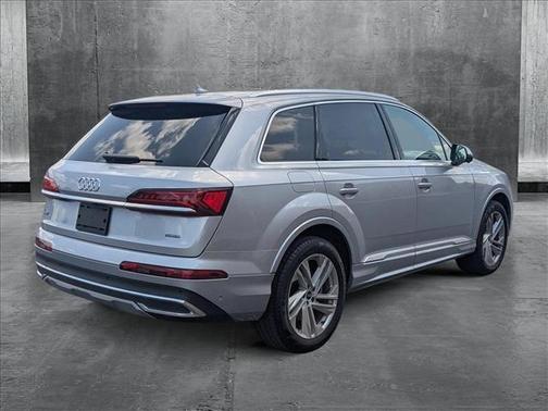 2022 Audi Q7 55 Premium Plus