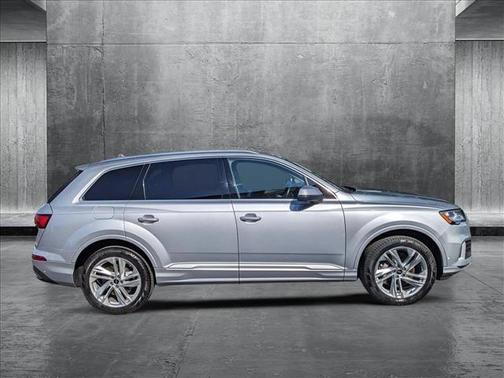 2022 Audi Q7 55 Premium Plus