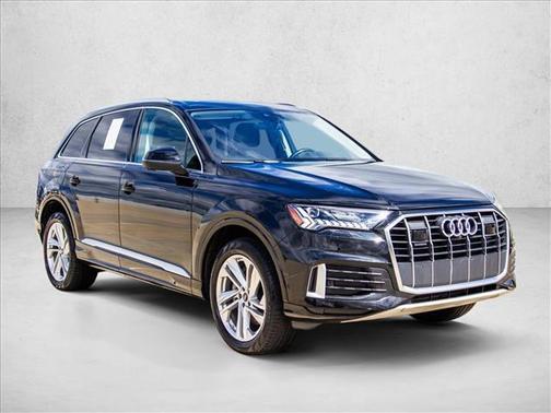 Mythos Black Metallic 2023 Audi Q7 45 Premium Plus