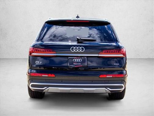 Mythos Black Metallic 2023 Audi Q7 45 Premium Plus