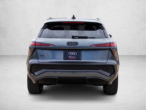 Daytona Gray Pearl Effect 2026 Audi Q3 TFSI quattro S tronic