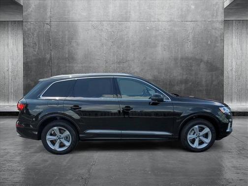 2022 Audi Q7 45 Premium