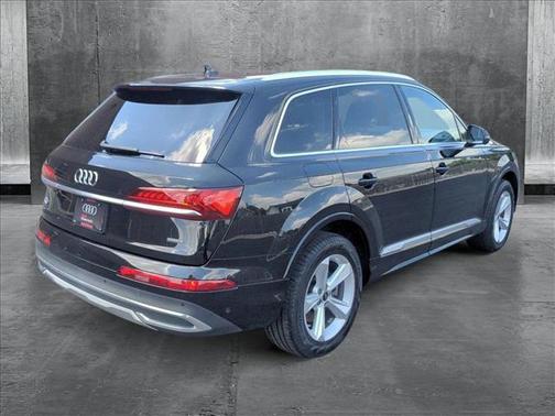 2022 Audi Q7 45 Premium