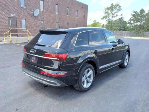2022 Audi Q7 45 Premium