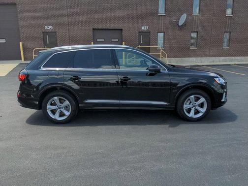 2022 Audi Q7 45 Premium