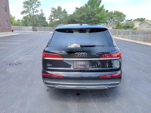 2022 Audi Q7 45 Premium
