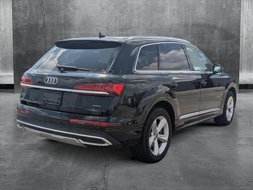 2022 Audi Q7 45 Premium
