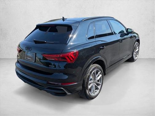 Mythos Black Metallic 2025 Audi Q3 Premium 45 TFSI S line quattro Tiptronic