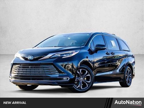 2025 Toyota Sienna Platinum