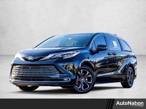 2025 Toyota Sienna Platinum