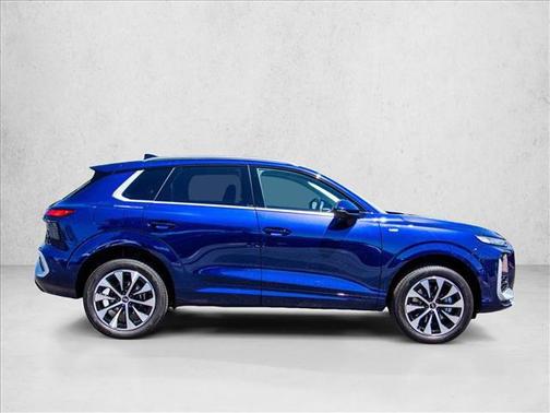 Navarra Blue Metallic 2026 Audi Q3 TFSI quattro S tronic