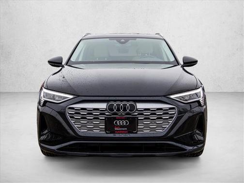 2024 Audi Q8 e-tron Premium Plus