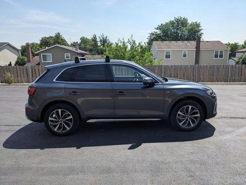 2022 Audi Q5 45 S line Premium Plus