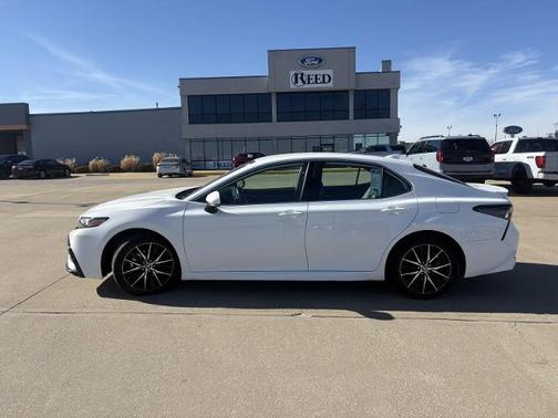 2024 Toyota Camry SE NIGHTSHADE