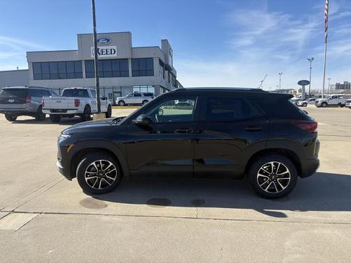 Mosaic Black Metallic 2025 Chevrolet Trailblazer LT