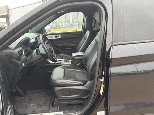 AGATE BLACK METALLIC 2022 Ford Explorer ST-LINE