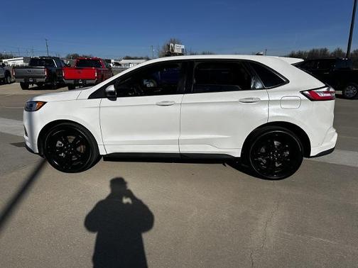 2021 Ford Edge ST