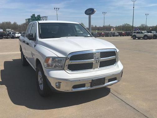 Bright White Clearcoat 2022 RAM 1500 Classic SLT