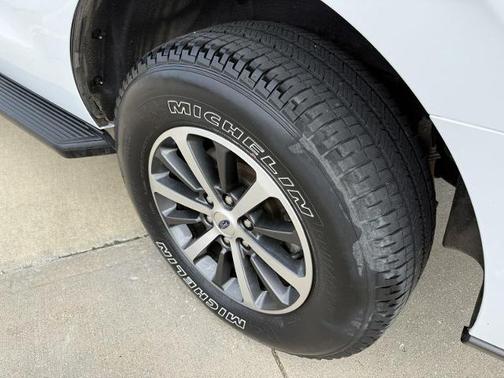 OXFORD WHITE 2021 Ford Expedition XL