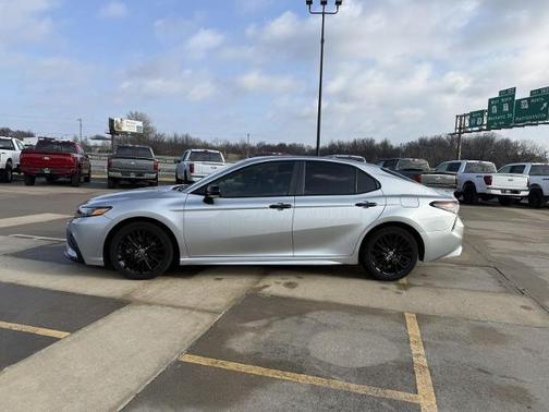 2022 Toyota Camry SE NIGHTSHADE